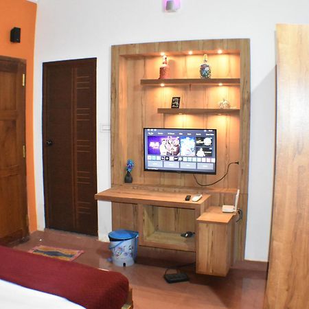 Benny Nivas Appartement Kannur Buitenkant foto