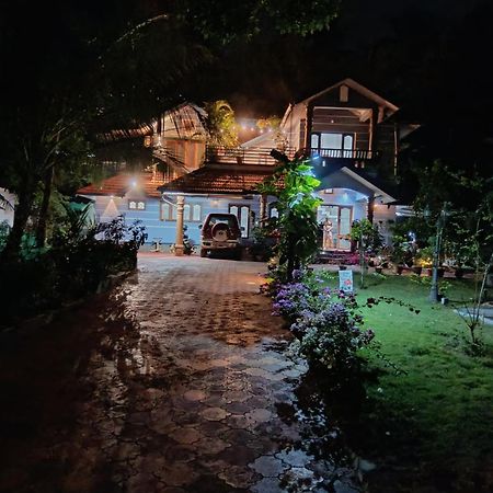 Benny Nivas Appartement Kannur Buitenkant foto