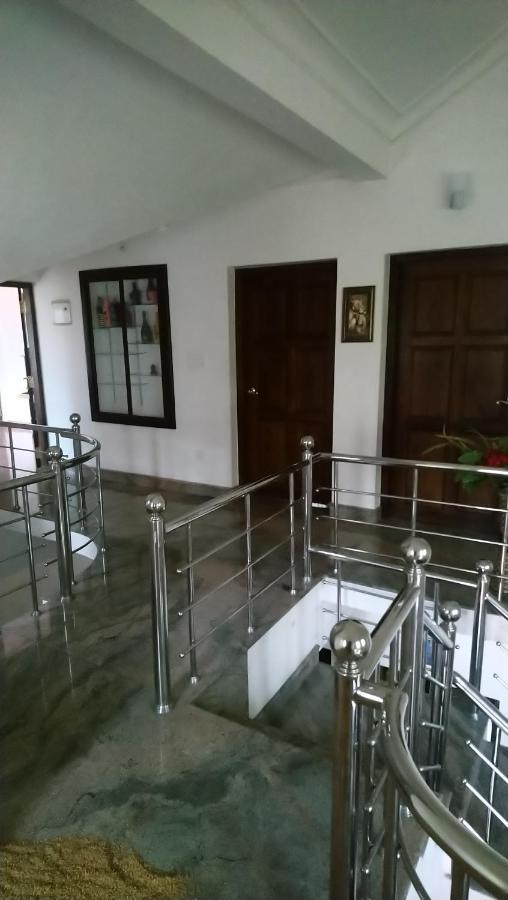 Benny Nivas Appartement Kannur Buitenkant foto