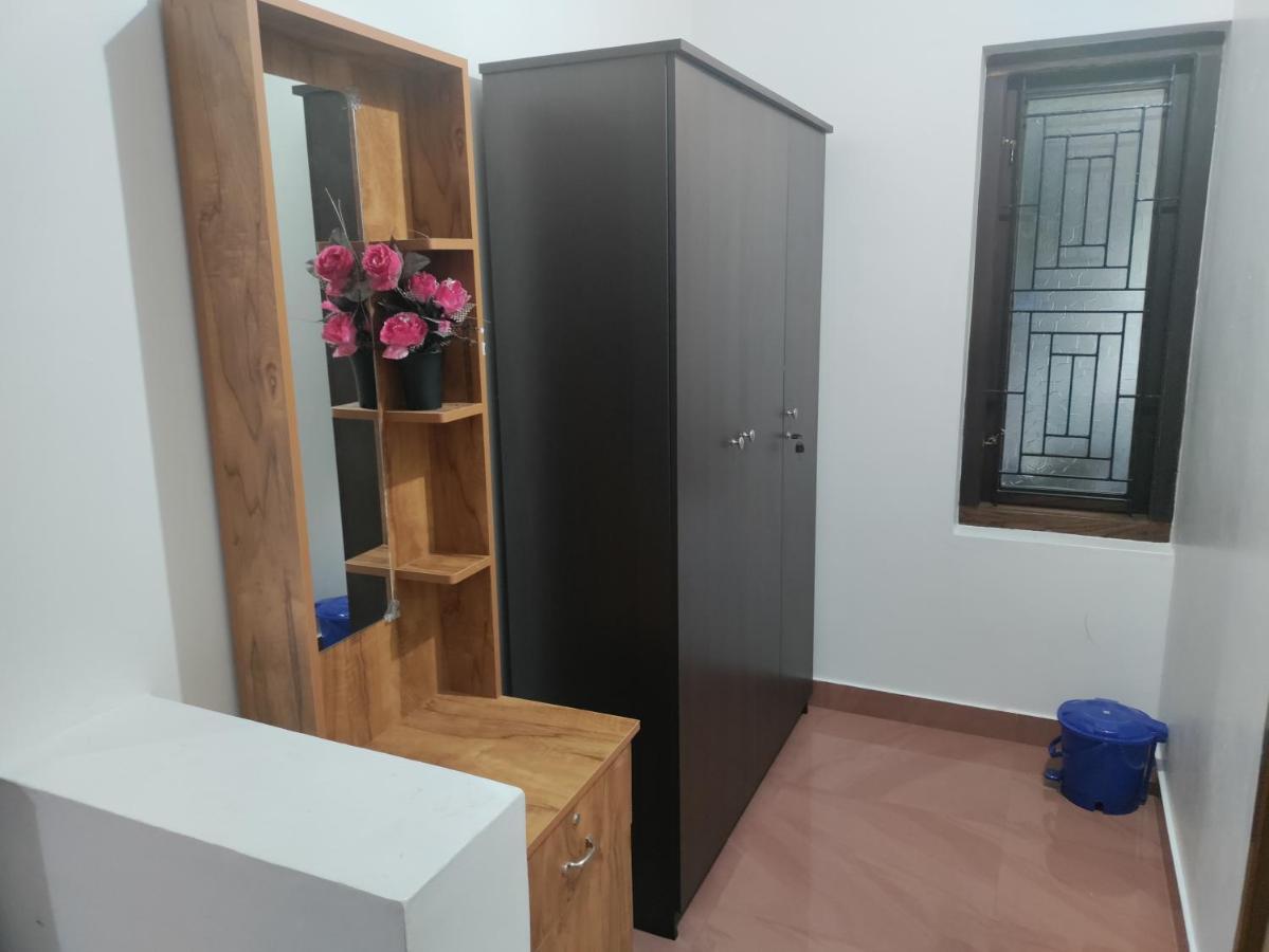 Benny Nivas Appartement Kannur Buitenkant foto