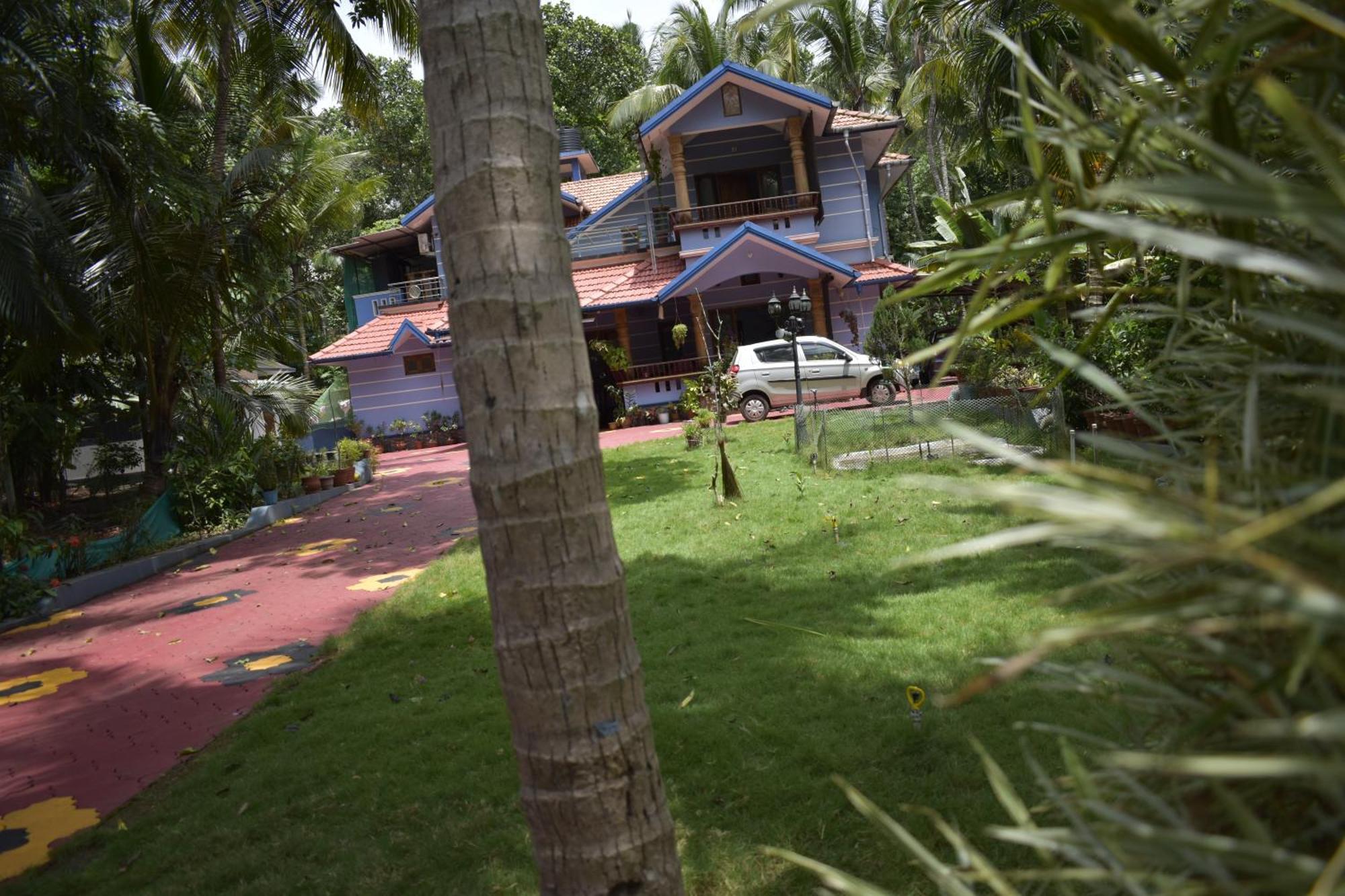 Benny Nivas Appartement Kannur Buitenkant foto