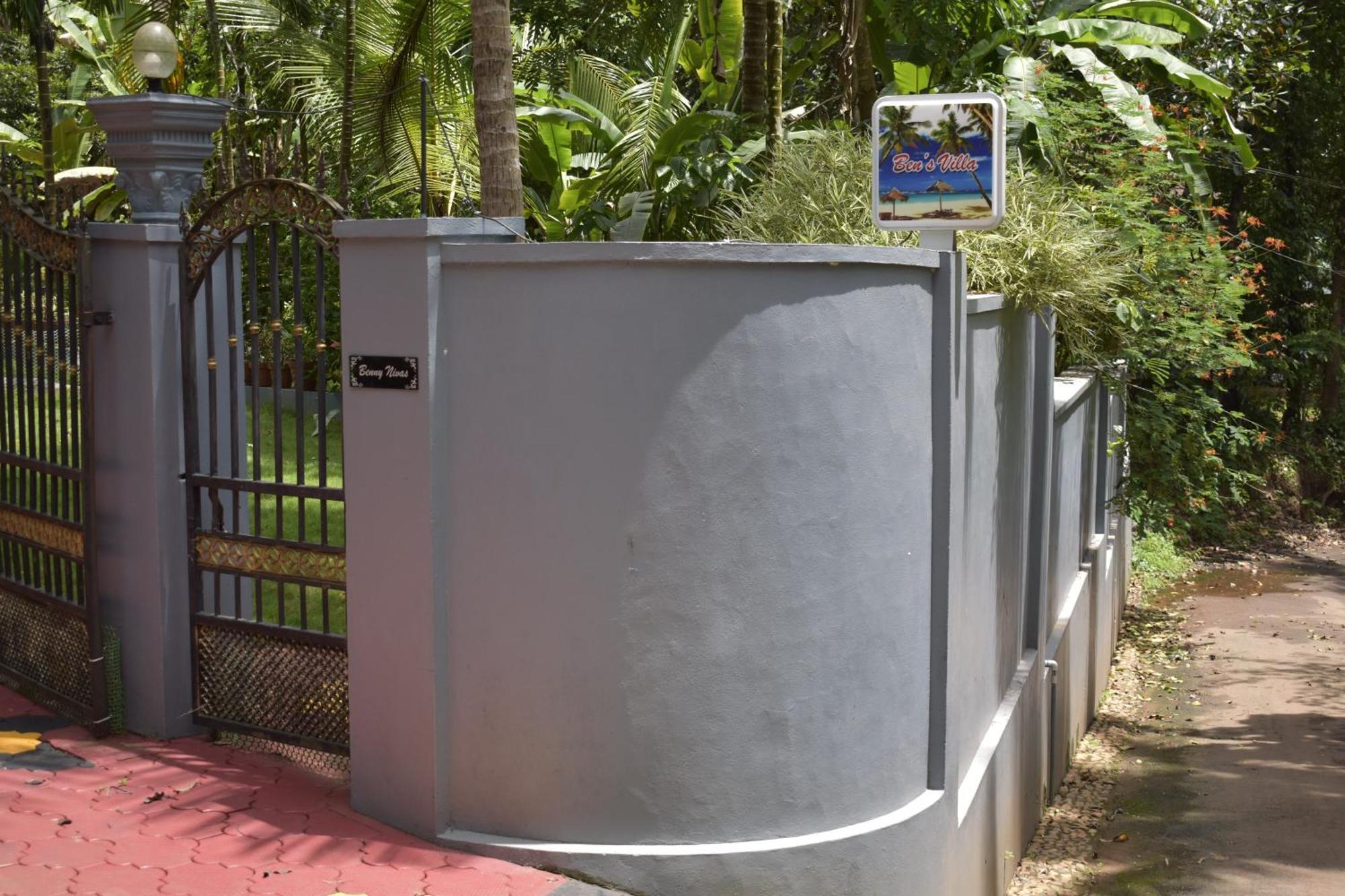 Benny Nivas Appartement Kannur Buitenkant foto