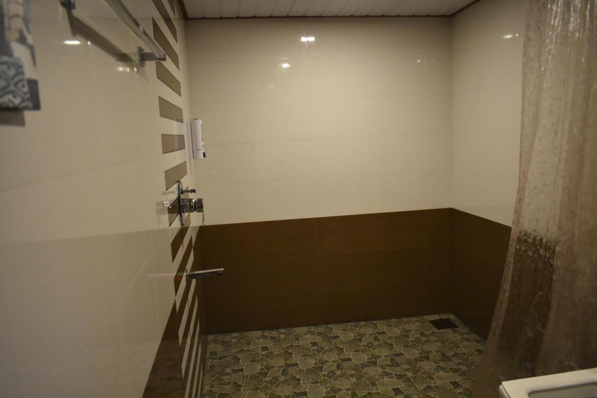 Benny Nivas Appartement Kannur Buitenkant foto
