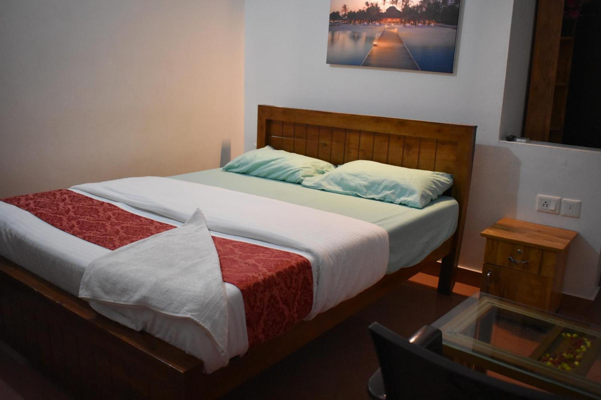 Benny Nivas Appartement Kannur Buitenkant foto