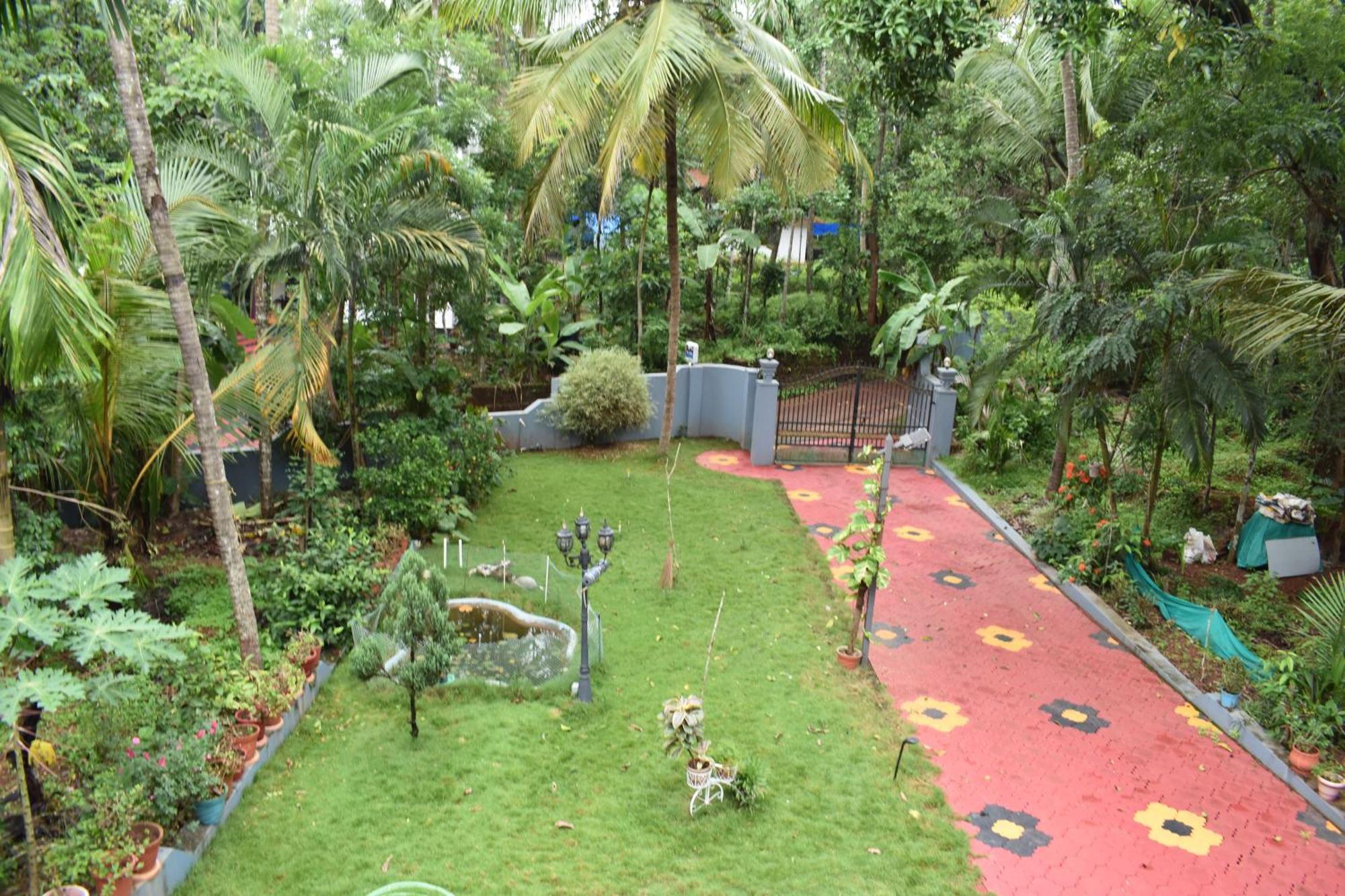 Benny Nivas Appartement Kannur Buitenkant foto