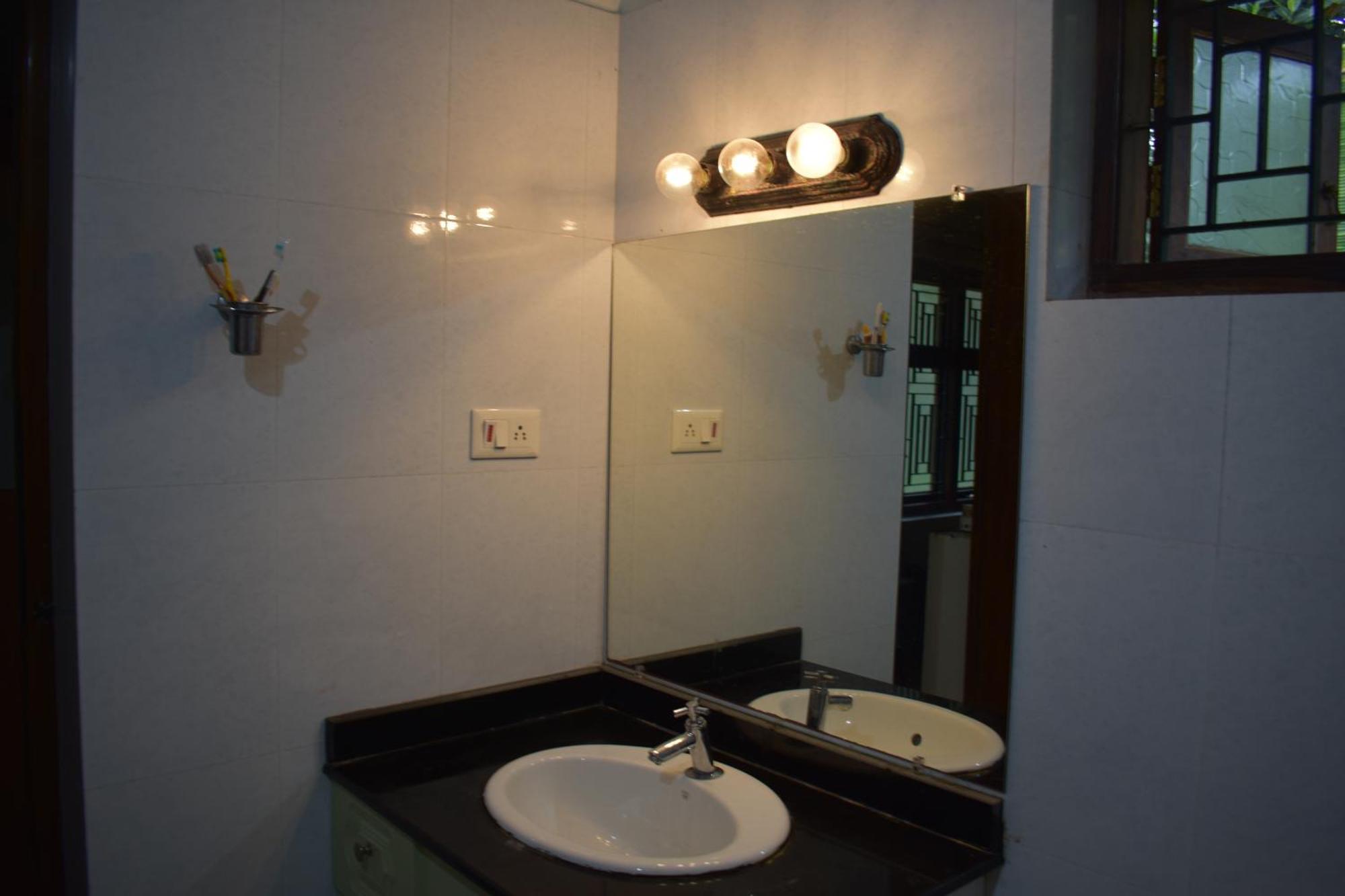 Benny Nivas Appartement Kannur Buitenkant foto