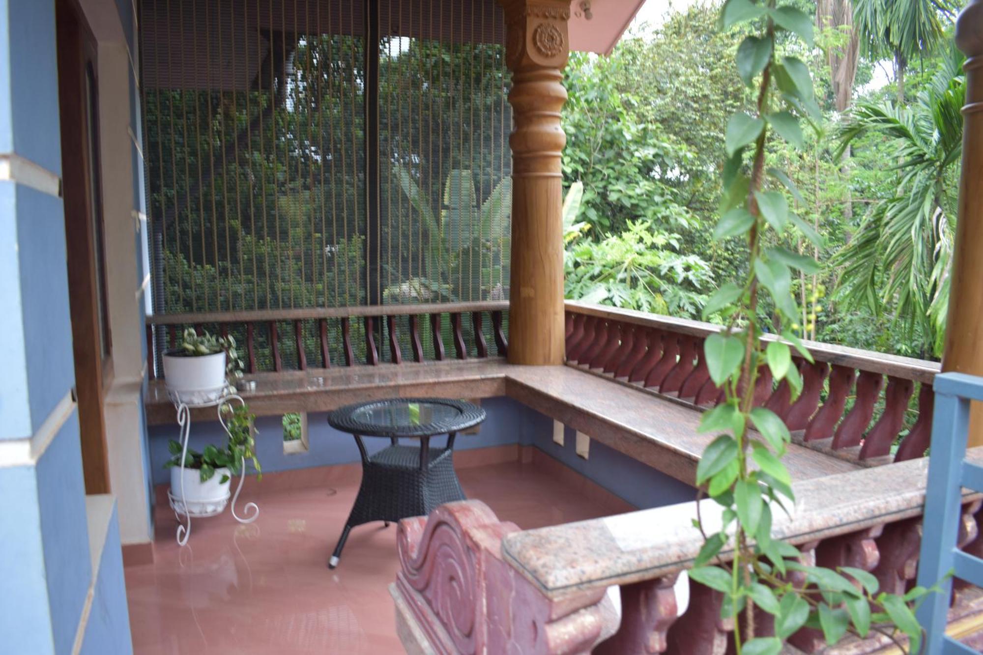 Benny Nivas Appartement Kannur Buitenkant foto
