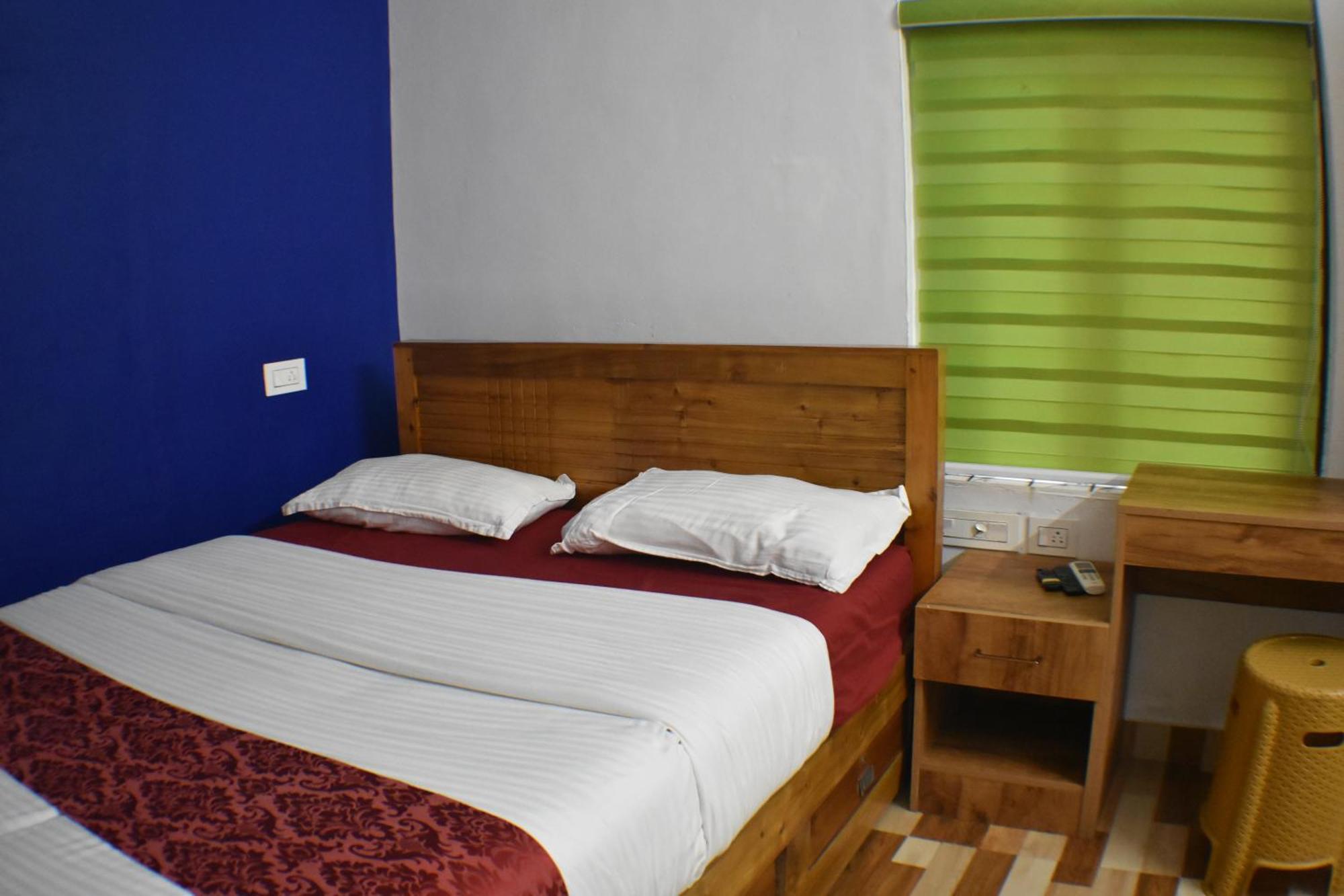 Benny Nivas Appartement Kannur Buitenkant foto