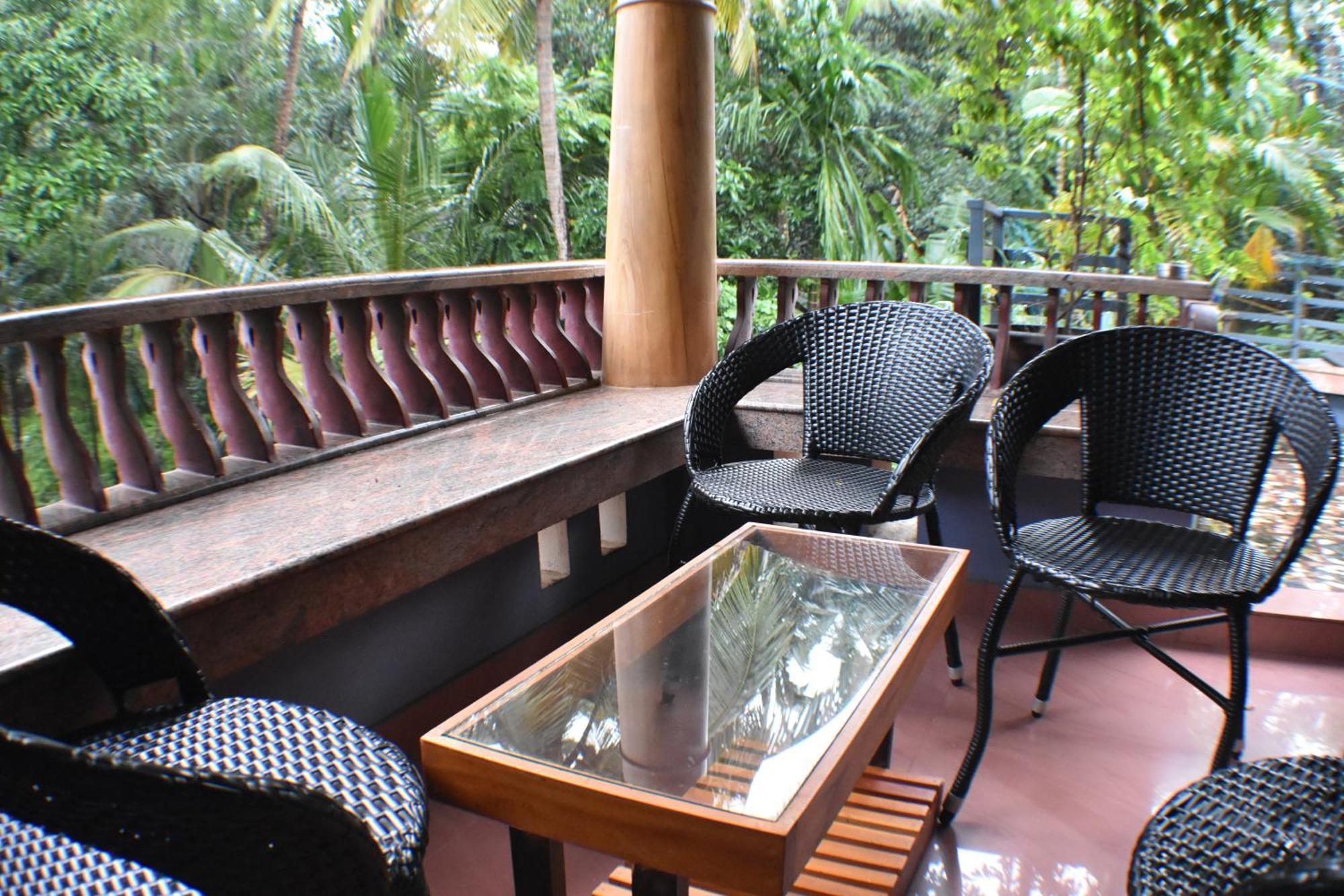 Benny Nivas Appartement Kannur Buitenkant foto