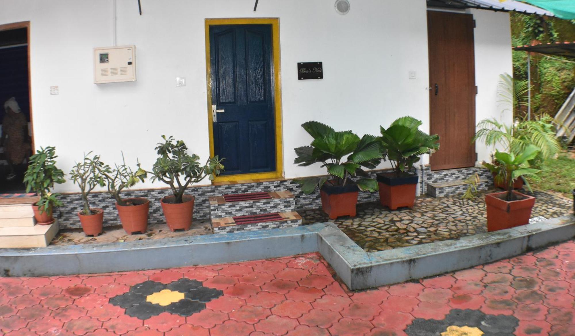 Benny Nivas Appartement Kannur Buitenkant foto